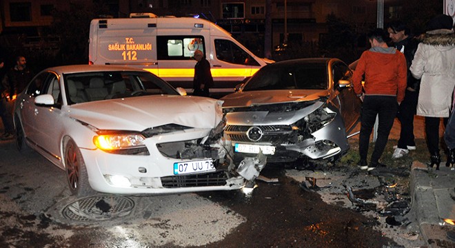 Trafikteki kovalamaca zincirleme kazayla bitti