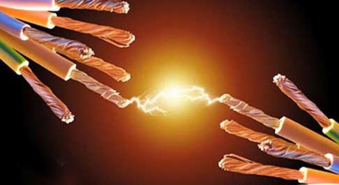 Trafoda elektrik akımına kapıldı, hayatını kaybetti