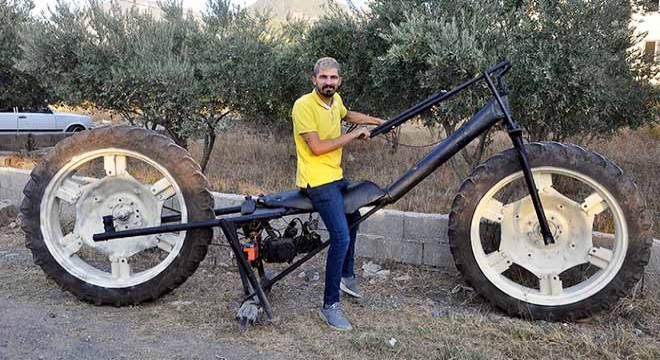 Traktör tekerli motosiklet yaptı