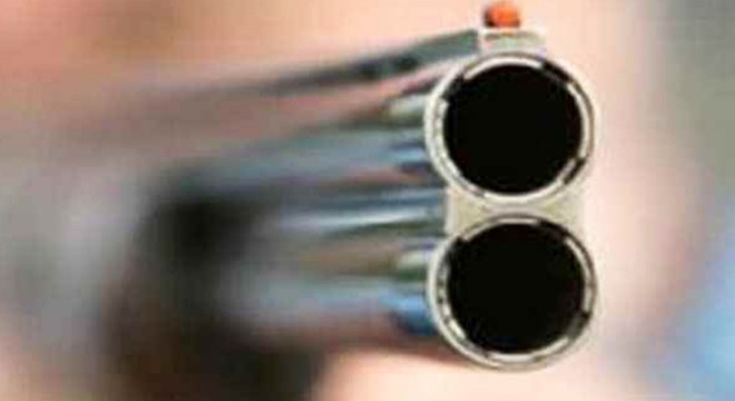 Traktörden düşen tüfek ateş aldı: 1 yaralı