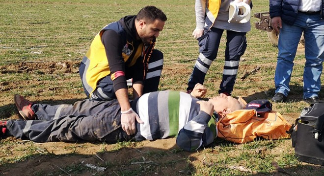 Traktörün altında kalan çiftçi, 8 gün sonra hastanede öldü