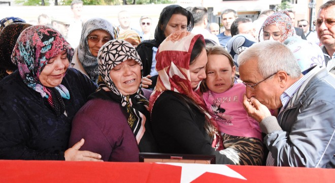 Tren kazasında ölen makinistlere hüzünlü tören