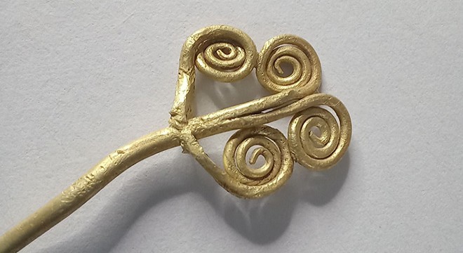 Troya da 4 bin 500 yıllık altın broş gün yüzüne çıkarıldı
