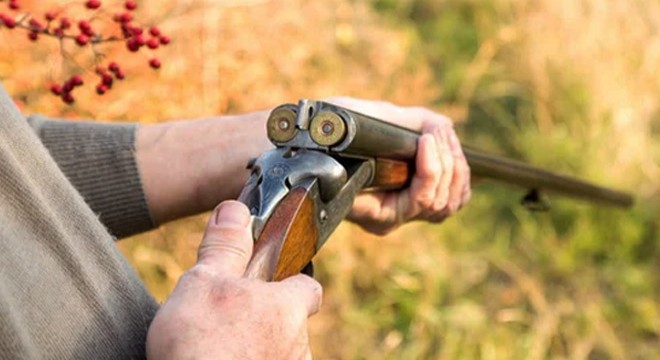 Tüfeğin ateş almasıyla kendini vuran liseli, yaralandı