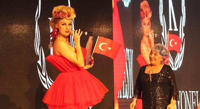 Tuğba Özay: Atatürk'ün neferleriyiz