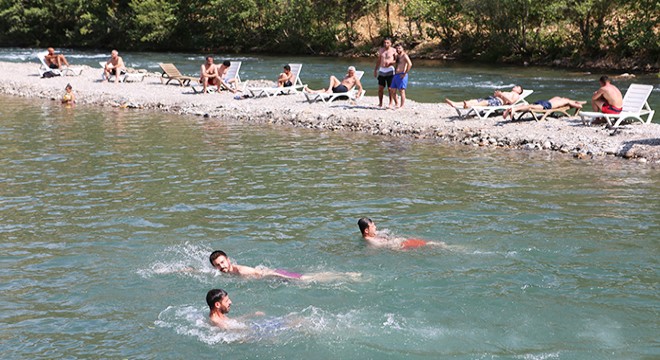 Tunceli de plaj keyfi