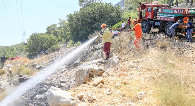 Tünektepe'de çıkan yangın, büyümeden söndürüldü