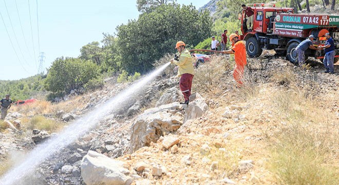 Tünektepe de çıkan yangın, büyümeden söndürüldü