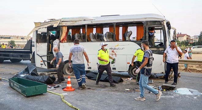 Tur midibüsü kazasında ölen turistlerin kimlikleri belirlendi
