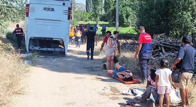 Tur otobüsü kazasında 41 yaralıdan 39'u taburcu oldu
