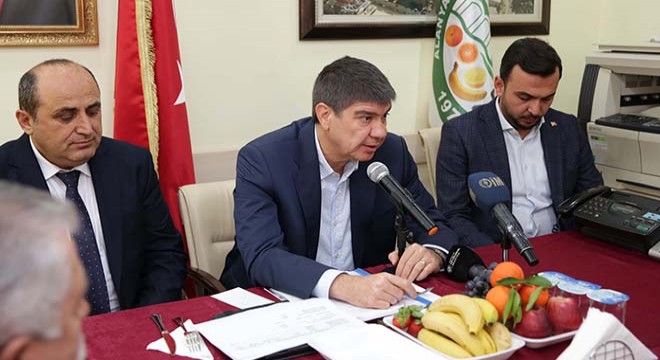 Türel Alanya'da komisyoncular ile görüştü