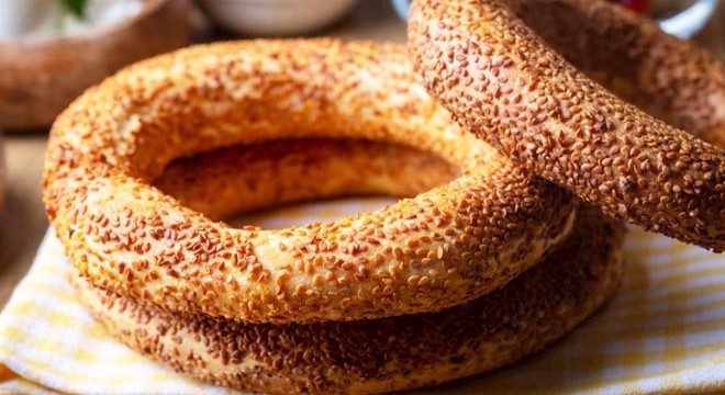 Turiste 20 liradan simit veren seyyar satıcıya para cezası