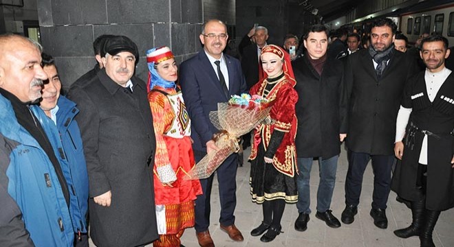 Turistik Doğu Ekspresi Kars’ta coşkuyla karşılandı