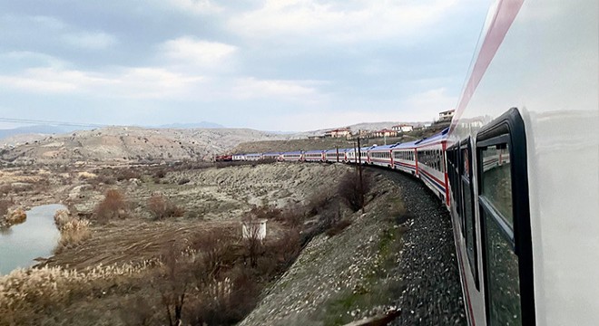 Turistik Doğu Ekspresi'nin Kars yolculuğu sürüyor