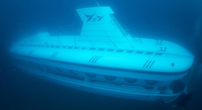 Turistik denizaltı 'Nemo' bakıma alındı