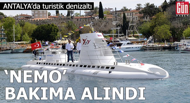 Turistik denizaltı 'Nemo' bakıma alındı