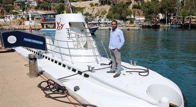 Turistik denizaltı 'Nemo', mavi derinliklere indiriyor