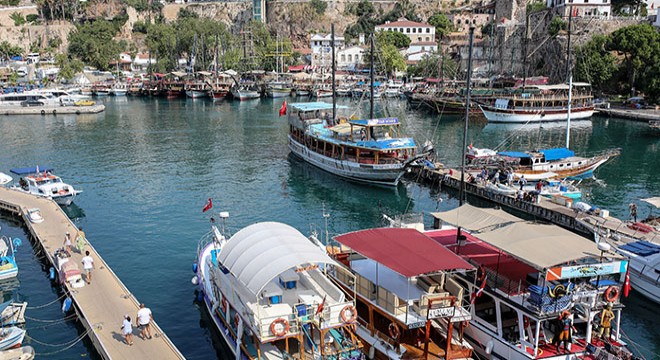 Turistik yatlar, sezon bakımına hazırlanıyor