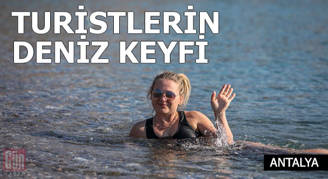 Turistlerin kısıtlamada deniz keyfi