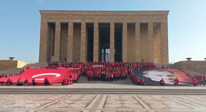 Türk Kızılay'dan Anıtkabir'e ziyaret