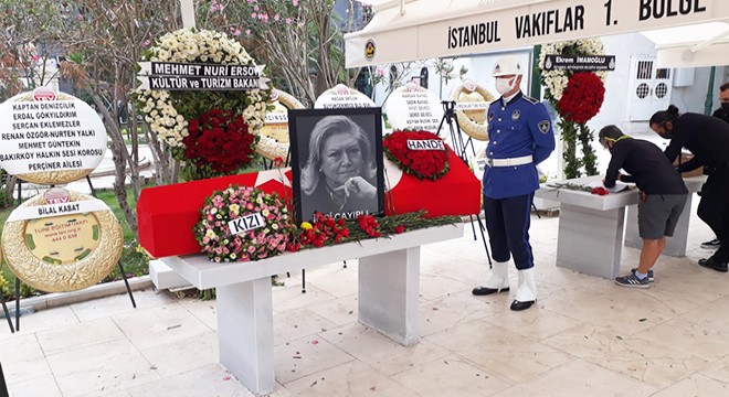 Türk Sanat Müziği Sanatçısı İnci Çayırlı son yolculuğuna uğurlandı