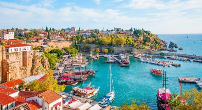 Türkiye'de 22 otel, 7 restoran 'Sağlıklı Turizm Belgesi' aldı