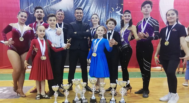 Türkiye salsa şampiyonları FHC'den