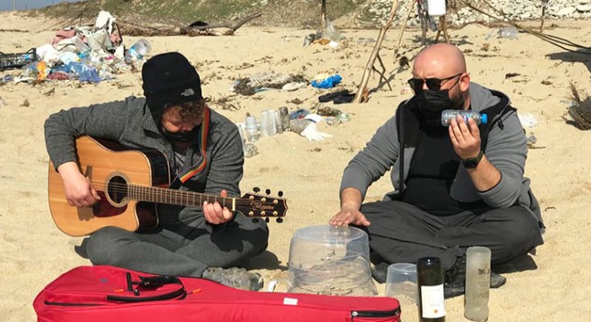 Türkiye ve Yunanistan sahillerinde eş zamanlı çöpler toplandı