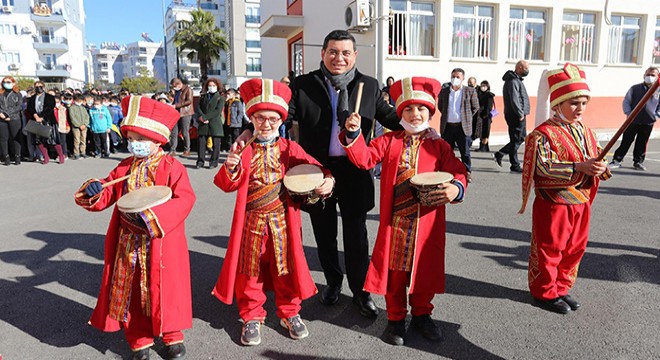 Tütüncü: Kepez'e 16 kütüphane kazandıracağız