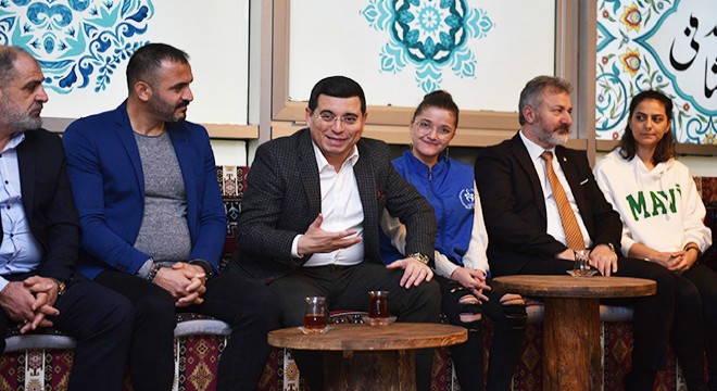 Tütüncü, gençlerle buluştu
