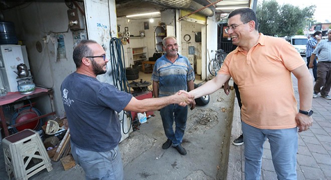 Tütüncü mahalle esnafıyla kucaklaştı