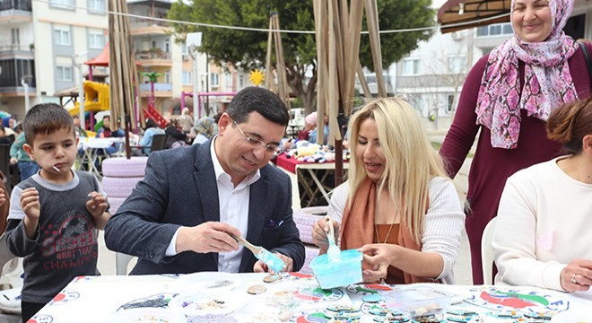 Tütüncü, depremzedeler için magnet yaptı