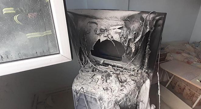 Tutuşan televizyon evde yangın çıkardı