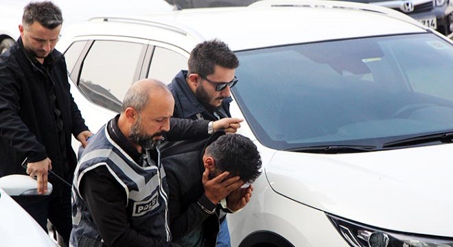 Tuvalete saklanıp, soygun yaptı
