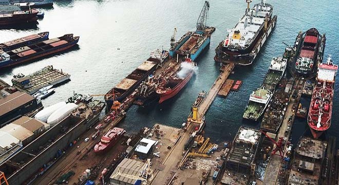 Tuzla'da gemi yangını