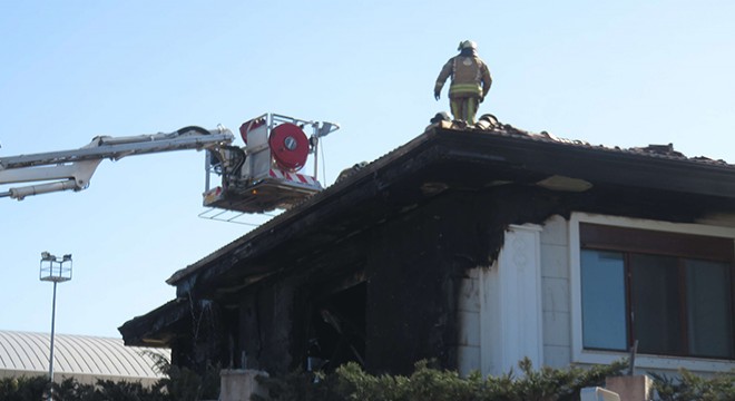 Tuzla'da villada yangın
