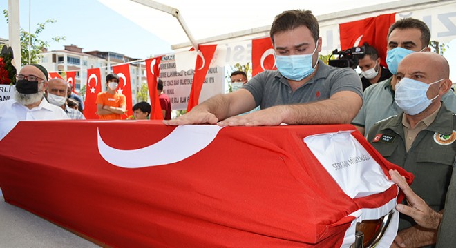 Uçak kazasında hayatını kaybeden pilot son yolculuğuna uğurlandı