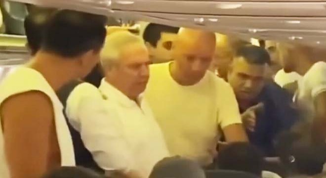 Uçaktaki tartışma, Aziz Yıldırım'ın araya girmesiyle sonlandı