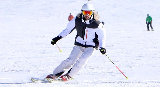 Uçan Türk Arda, Palandöken'de Olimpiyatın stresini attı