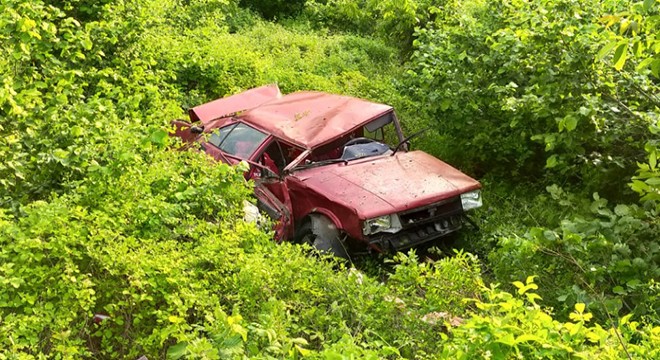 Uçuruma yuvarlanan otomobilin sürücüsü hayatını kaybetti