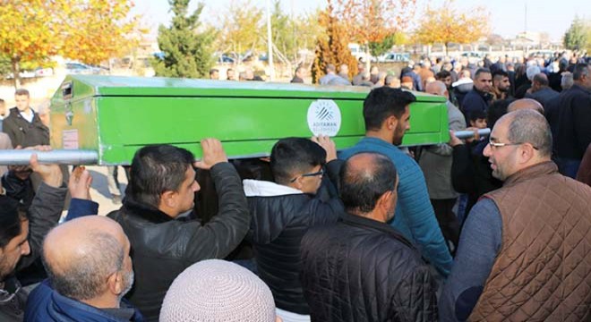 Ukranya’da donarak ölen Türk vatandaşı, toprağa verildi