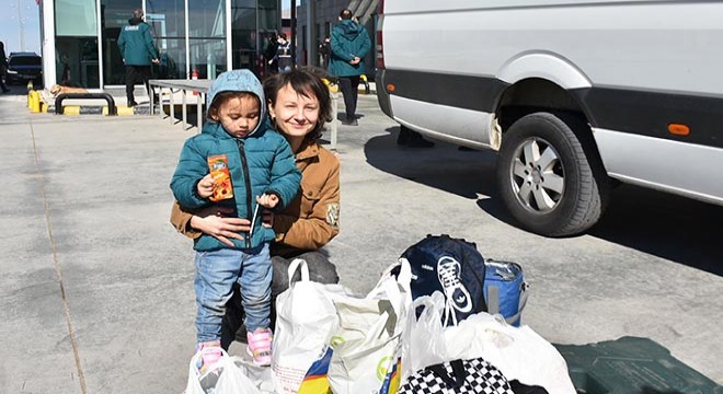 Ukrayna'dan ayrılan Türkler, ana vatana ulaşmaya başladı