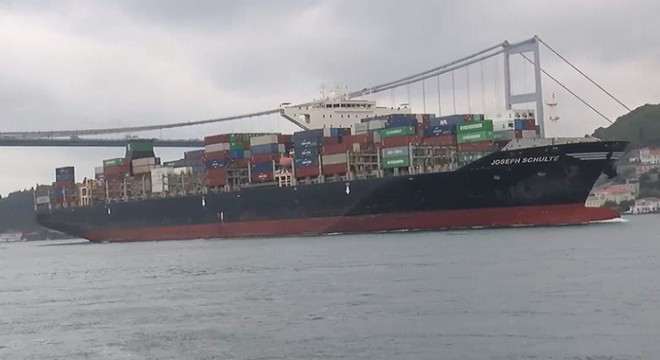 Ukrayna'dan hareket eden gemi İstanbul Boğazı'nda