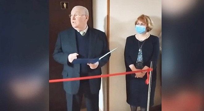 Ukrayna’da kadınlar tuvaleti resmi törenle açıldı