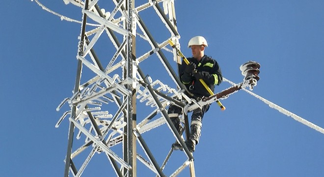 Uludağ'da elektrik ekiplerinin zorlu mesaisi