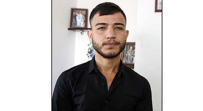 Ümitcan Uygun, rehberinden Esra'yı silmiş