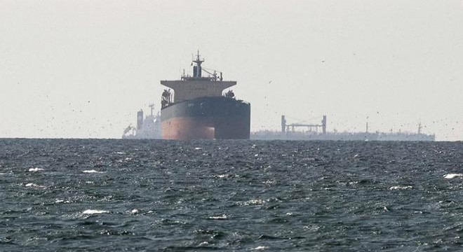Umman açıklarında petrol tankeri vuruldu