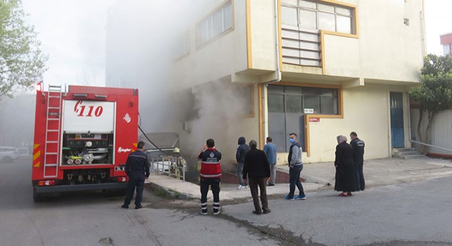Ümraniye'de mobilya atölyesinde yangın