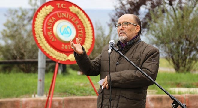 Kalp krizi geçiren rektör yardımcısı yaşamını yitirdi