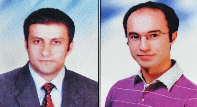 Üniversitede öldürülen akademisyenler karanfillerle anıldı